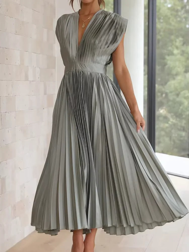 Julia™ | Elegantes Faltenkleid