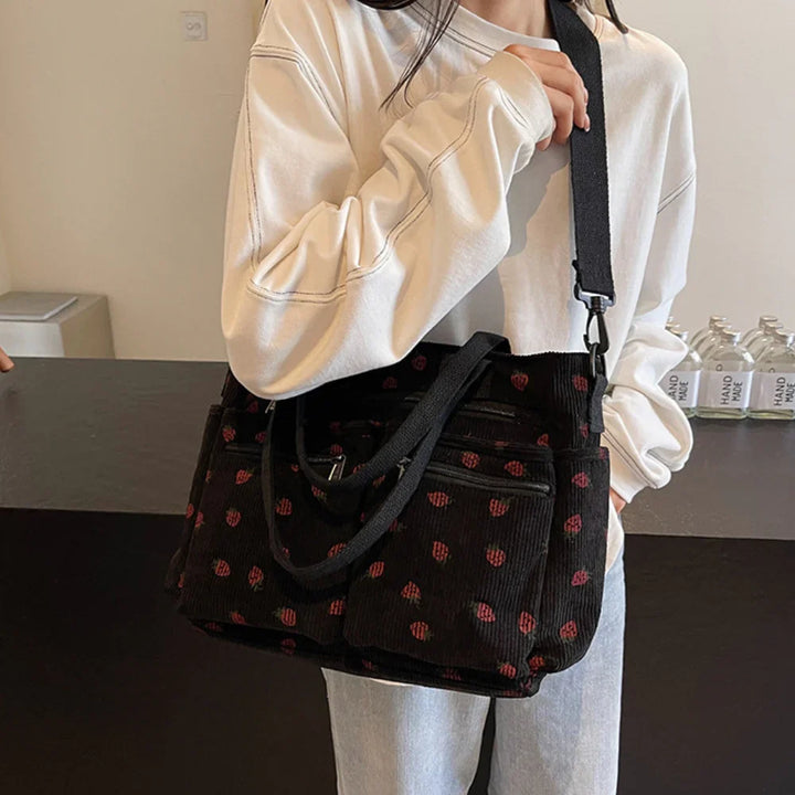 Becca™ | Erdbeertasche mit Aufdruck