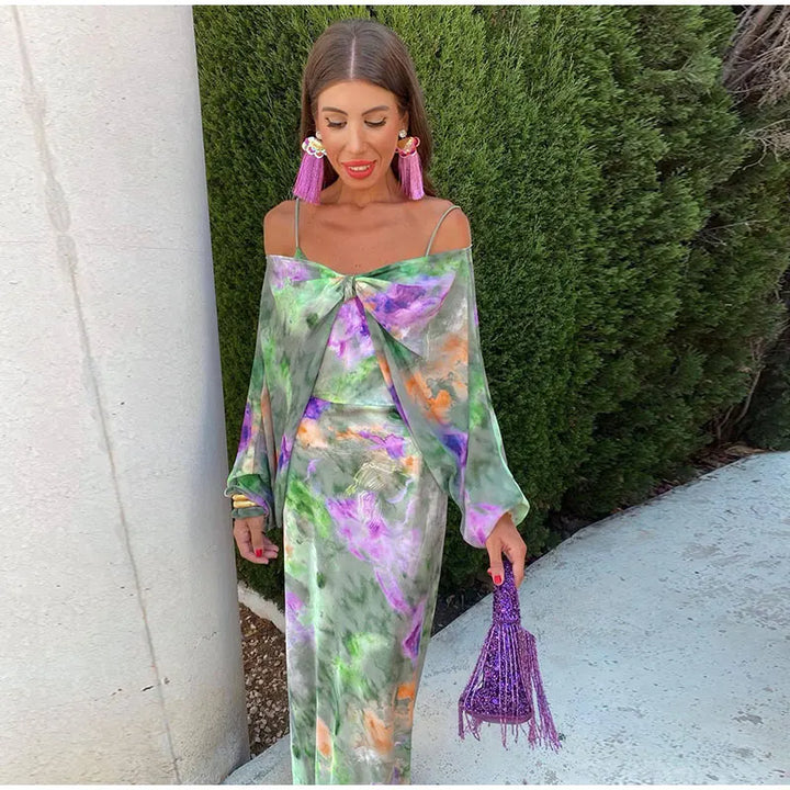 Felicie™ | Stilvolles Maxi-Kleid mit Halo-Dye-Print und abnehmbarem Schal