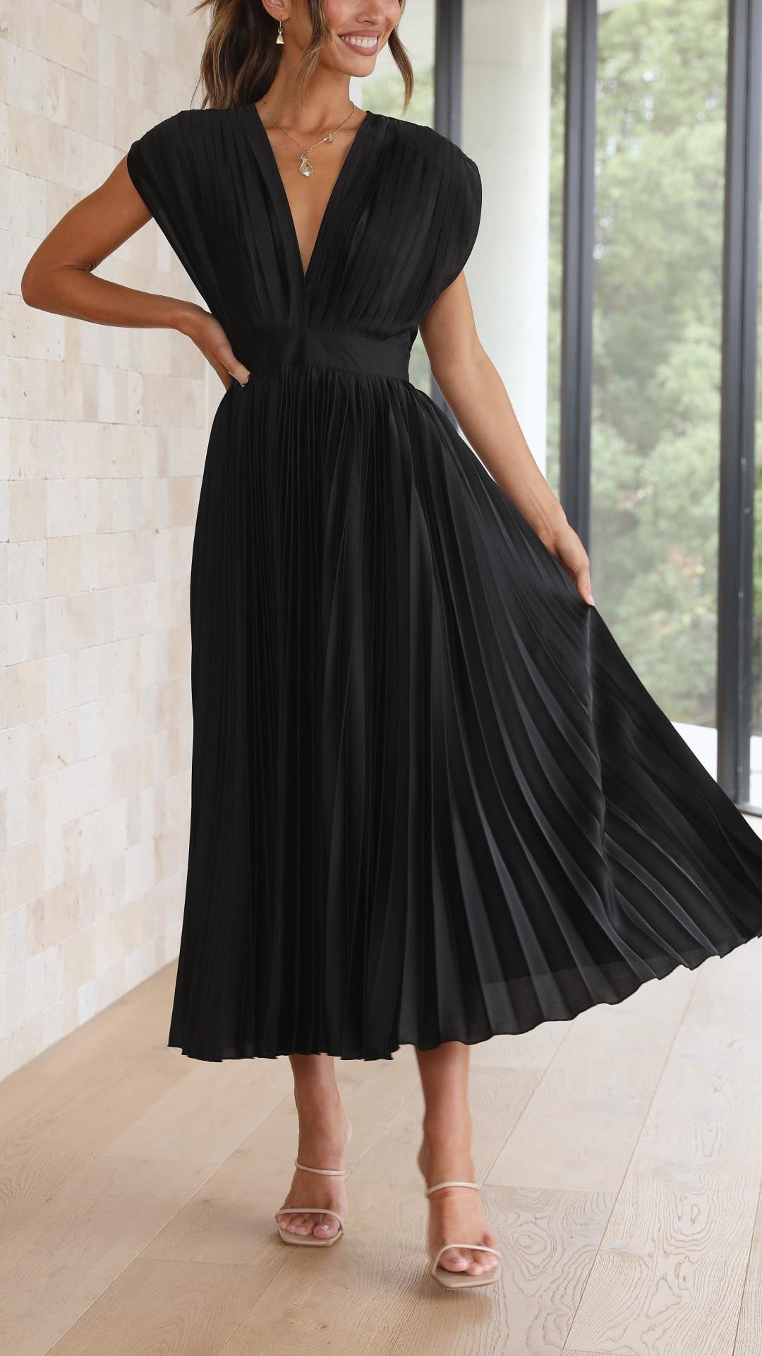 Julia™ | Elegantes Faltenkleid